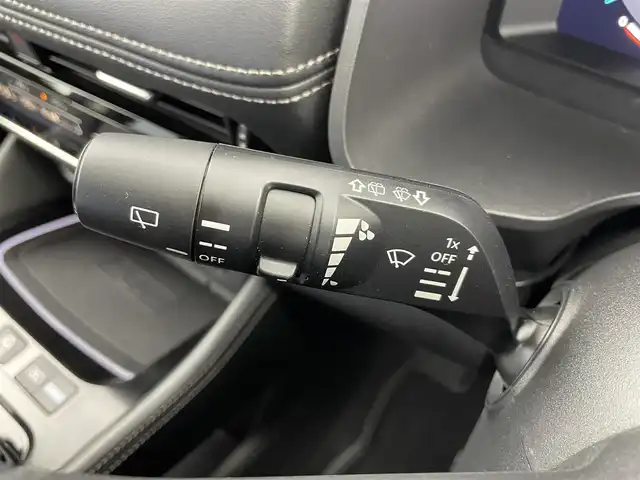 日産 エクストレイル G e－4ORCE 富山県 2023(令5)年 4.3万km ダイヤモンドブラック BOSEサウンド/サンルーフ/純正12.3型ナビ（AM/FM/BT/USB/フルセグ）/全方位カメラ/ドライブレコーダー/ビルトインETC2.0/ヘッドアップディスプレイ/ブラインドスポットモニター/レザーシート/D/N席パワーシート/D席メモリシート/全席シートヒーター/衝突被害軽減システム/レーダークルーズコントロール/レーンキープアシスト/コーナーセンサー/横滑り防止装置/アイドリングストップ/オートLEDライト/オートマチックハイビーム/オートホールド付電子パーキング/純正アルミホイール/純正フロアマット/革巻きステアリング/ステアリングスイッチ/スマートキー/スペアキー