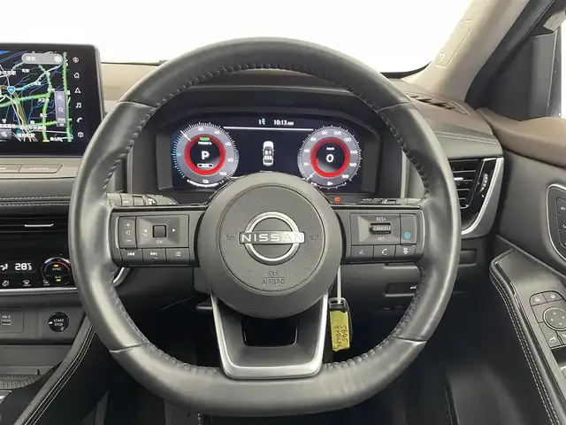 日産 エクストレイル G e－4ORCE 富山県 2023(令5)年 4.3万km ダイヤモンドブラック BOSEサウンド/サンルーフ/純正12.3型ナビ（AM/FM/BT/USB/フルセグ）/全方位カメラ/ドライブレコーダー/ビルトインETC2.0/ヘッドアップディスプレイ/ブラインドスポットモニター/レザーシート/D/N席パワーシート/D席メモリシート/全席シートヒーター/衝突被害軽減システム/レーダークルーズコントロール/レーンキープアシスト/コーナーセンサー/横滑り防止装置/アイドリングストップ/オートLEDライト/オートマチックハイビーム/オートホールド付電子パーキング/純正アルミホイール/純正フロアマット/革巻きステアリング/ステアリングスイッチ/スマートキー/スペアキー