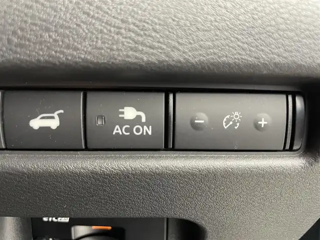 日産 エクストレイル G e－4ORCE 富山県 2023(令5)年 4.3万km ダイヤモンドブラック BOSEサウンド/サンルーフ/純正12.3型ナビ（AM/FM/BT/USB/フルセグ）/全方位カメラ/ドライブレコーダー/ビルトインETC2.0/ヘッドアップディスプレイ/ブラインドスポットモニター/レザーシート/D/N席パワーシート/D席メモリシート/全席シートヒーター/衝突被害軽減システム/レーダークルーズコントロール/レーンキープアシスト/コーナーセンサー/横滑り防止装置/アイドリングストップ/オートLEDライト/オートマチックハイビーム/オートホールド付電子パーキング/純正アルミホイール/純正フロアマット/革巻きステアリング/ステアリングスイッチ/スマートキー/スペアキー