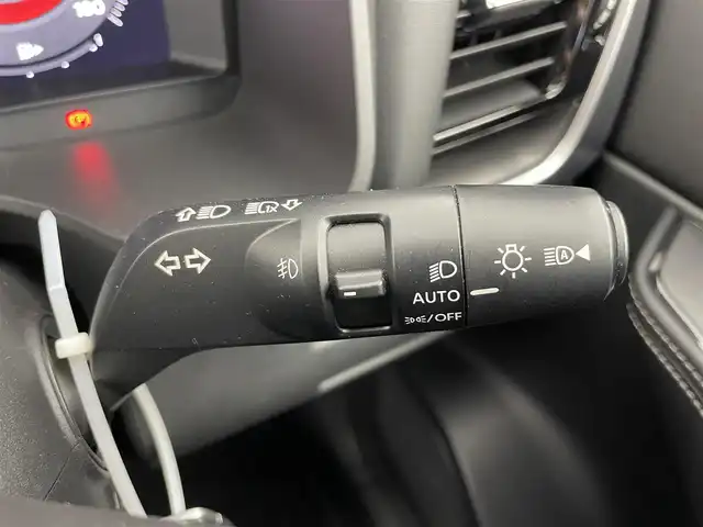 日産 エクストレイル G e－4ORCE 富山県 2023(令5)年 4.3万km ダイヤモンドブラック BOSEサウンド/サンルーフ/純正12.3型ナビ（AM/FM/BT/USB/フルセグ）/全方位カメラ/ドライブレコーダー/ビルトインETC2.0/ヘッドアップディスプレイ/ブラインドスポットモニター/レザーシート/D/N席パワーシート/D席メモリシート/全席シートヒーター/衝突被害軽減システム/レーダークルーズコントロール/レーンキープアシスト/コーナーセンサー/横滑り防止装置/アイドリングストップ/オートLEDライト/オートマチックハイビーム/オートホールド付電子パーキング/純正アルミホイール/純正フロアマット/革巻きステアリング/ステアリングスイッチ/スマートキー/スペアキー