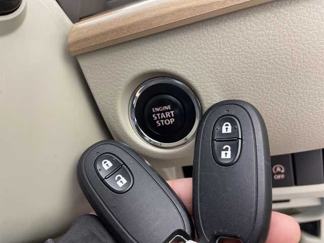 スズキ ラパン X 群馬県 2016(平28)年 6.9万km コフレピンクパールメタリック/ホワイト2トーンルーフ 禁煙車　社外７インチナビ　純正ビルトインETC　フルセグテレビ　ルーフラック　純正シートカバー　HIDヘッドライト　シートヒーター　オートライト　レーダーブレーキサポート　社外アルミホイール