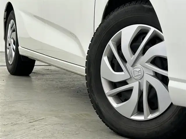 ホンダ フリード G ホンダセンシング 福岡県 2020(令2)年 2.8万km プラチナホワイトパール 純正ナビ（ＢＴ，フルセグＴＶ）　/バックカメラ　/ビルトインＥＴＣ　/前方ドラレコ　/ホンダセンシング　/ＡＣＣ　/衝突被害軽減ブレーキ　/レーンキープ　/アイドリングストップ　/両側電動スライドドア　/シートヒーター