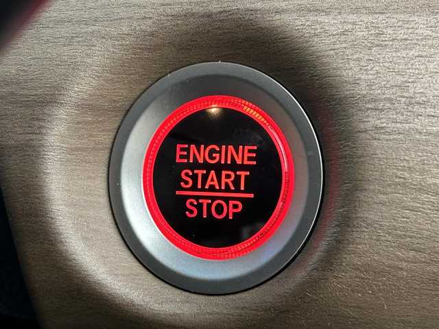 ホンダ フリード G ホンダセンシング 福岡県 2020(令2)年 2.8万km プラチナホワイトパール 純正ナビ（ＢＴ，フルセグＴＶ）　/バックカメラ　/ビルトインＥＴＣ　/前方ドラレコ　/ホンダセンシング　/ＡＣＣ　/衝突被害軽減ブレーキ　/レーンキープ　/アイドリングストップ　/両側電動スライドドア　/シートヒーター