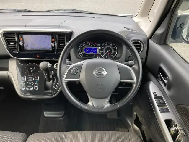 日産 デイズ ルークス ハイウェイスターX Gパッケージ 鳥取県 2014(平26)年 6.6万km ホワイトパール 純正ナビ/フルセグ/DVD/CD/BT/USB/アラウンドビューモニター・ETC/両側パワースライドドア/エマージェンシーブレーキ/キセノンライト/オートライト/フォグライト/純正アルミホイール/純正エアロパーツ/リヤルーフポイラー/ルーフサーキュレーター/リヤロールサンシェード/純正15インチアルミホイール/プッシュエンジンスタート/純正エンジンスターター/スマートキー×２/アイドリングストップ/純正フロアマット/ドアバイザー