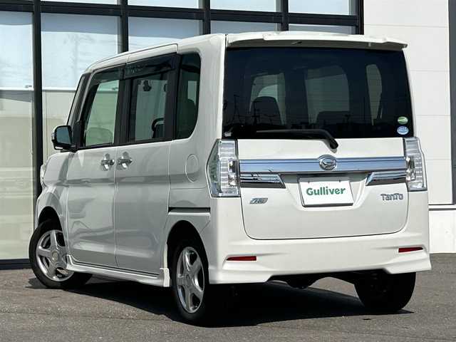 ダイハツ タント カスタム RS SA 道南・函館 2014(平26)年 6.9万km パールホワイトⅢ ・純正ＳＤナビ（ＢＴ，ＣＤ，ＤＶＤ）/・フルセグＴＶ/・バックカメラ/・衝突軽減ブレーキ/・レーンキープアシスト/・先行車発信通知/・標識認識機能/・ターボ/・オートライト、オートハイビーム/・前方ドライブレコーダー/・スペアキー/・スマートキー/・プッシュスタート/・純正フロアマット/・ＥＴＣ