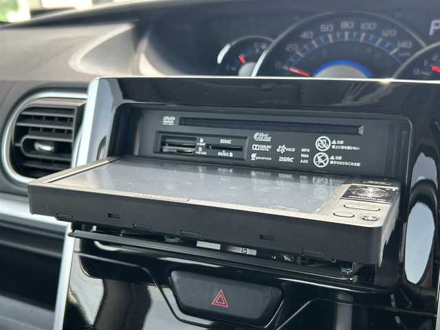 ダイハツ タント カスタム RS SA 道南・函館 2014(平26)年 6.9万km パールホワイトⅢ ・純正ＳＤナビ（ＢＴ，ＣＤ，ＤＶＤ）/・フルセグＴＶ/・バックカメラ/・衝突軽減ブレーキ/・レーンキープアシスト/・先行車発信通知/・標識認識機能/・ターボ/・オートライト、オートハイビーム/・前方ドライブレコーダー/・スペアキー/・スマートキー/・プッシュスタート/・純正フロアマット/・ＥＴＣ