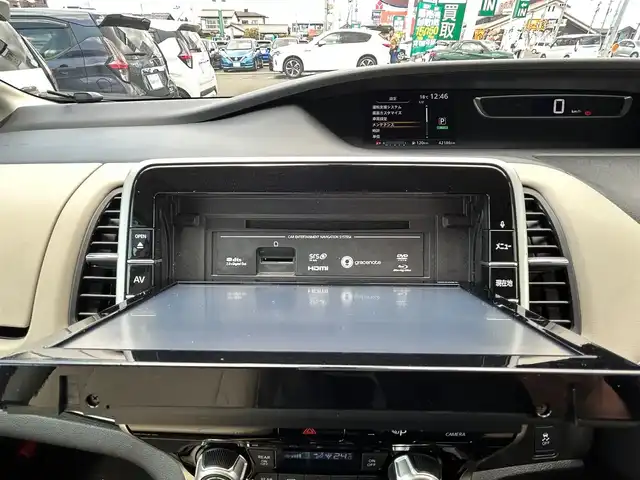 日産 セレナ ハイウェイスター G 宮城県 2016(平28)年 4.3万km ブリリアントホワイトパール セーフティパックB/●SRSカーテンエアバッグシステム&サイドエアバッグシステム/●踏み間違い衝突防止アシスト/●インテリジェントパーキングアシスト/●標識検知機能/●インテリジェントアラウンドビューモニター/●インテリジェントDA（ふらつき警報）/●フロント&バックソナー/●インテリジェント ルームミラー/●電動パーキングブレーキ/●オートブレーキホールド/●プロパイロット/●インテリジェントLI（車線逸脱防止支援システム）/●ヒーター付ドアミラー/●ステアリングスイッチ/前席クイックコンフォートヒーター付シート/＝＝＝/エマージェンシーブレーキ/車線逸脱警報/純正フリップダウンモニター/純正9型ナビ（MM516D-L）/・CD/DVD/・Bluetooth/・フルセグTV/ETC/ドライブレコーダー/シートカバー/ハンズフリー両側パワースライドドア/革巻きステアリング/LEDヘッドライト/フォグランプ/オートライト/スマートキー＆プッシュスタート/電動格納ミラー/純正16インチAW/フロアマット/ドアバイザー
