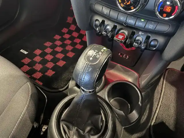 ＭＩＮＩ ミニ クーパー D 熊本県 2017(平29)年 8.6万km ブレイジングレッド ・スマートキー/・プッシュスタート/・純正HDDナビ/　【Bluetooth・USB・AUX・MSV】/・バックカメラ/・ETC/・ドライブレコーダー(前後録画)/・LEDヘッドランプ/・LEDフォグランプ/・純正マット
