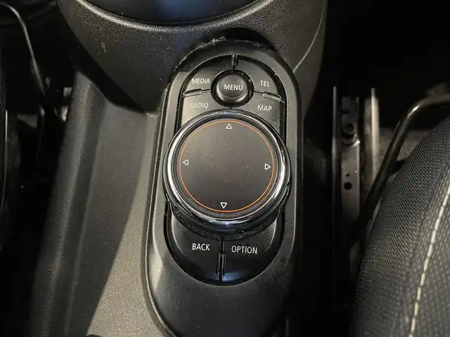 ＭＩＮＩ ミニ クーパー D 熊本県 2017(平29)年 8.6万km ブレイジングレッド ・スマートキー/・プッシュスタート/・純正HDDナビ/　【Bluetooth・USB・AUX・MSV】/・バックカメラ/・ETC/・ドライブレコーダー(前後録画)/・LEDヘッドランプ/・LEDフォグランプ/・純正マット
