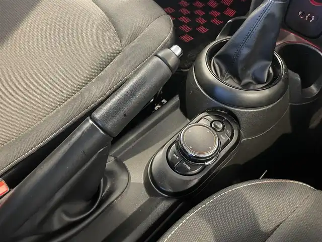 ＭＩＮＩ ミニ クーパー D 熊本県 2017(平29)年 8.6万km ブレイジングレッド ・スマートキー/・プッシュスタート/・純正HDDナビ/　【Bluetooth・USB・AUX・MSV】/・バックカメラ/・ETC/・ドライブレコーダー(前後録画)/・LEDヘッドランプ/・LEDフォグランプ/・純正マット