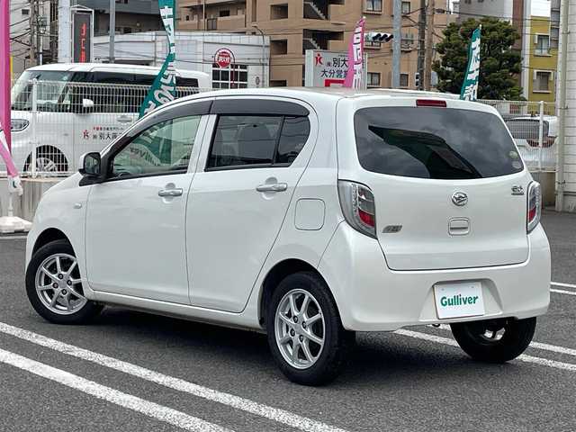 ダイハツ ミラ イース X SA 大分県 2013(平25)年 7.8万km パールホワイトⅢ スマートアシスト/純正14インチアルミホイール/社外CD&MD/エコアイドル/横滑り防止装置/リアプライバシーガラス/ヘッドライトレベライザー/ドアバイザー/電動格納ミラー/Wエアバッグ/ABS/キーレス/パワステ/パワーウィンドウ/車両取説