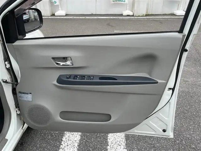 ダイハツ ミラ イース X SA 大分県 2013(平25)年 7.8万km パールホワイトⅢ スマートアシスト/純正14インチアルミホイール/社外CD&MD/エコアイドル/横滑り防止装置/リアプライバシーガラス/ヘッドライトレベライザー/ドアバイザー/電動格納ミラー/Wエアバッグ/ABS/キーレス/パワステ/パワーウィンドウ/車両取説