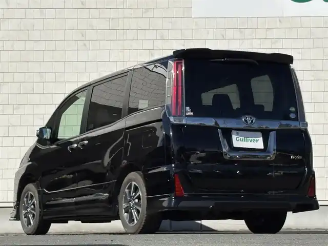 トヨタ ノア Si ダブルバイビー 岩手県 2017(平29)年 5.5万km ブラック ４WD/モデリスタエアロ(F.S.R)/ハーフレザー/両側パワースライドドア/寒冷地仕様/純正10インチナビ/→フルセグTV/Bluetooth/CD/DVD/FM/AM/バックカメラ/ステアリングスイッチ/トヨタセーフティセンス/プリクラッシュセーフティ/フロントワイパーデアイサー/〇プッシュスタート/〇電動格納ミラー/〇ドアバイザー/〇フロアマット/〇シガーソケット/オートライト/LEDヘッドライト/フォグライト/ドライブレコーダー/ETC