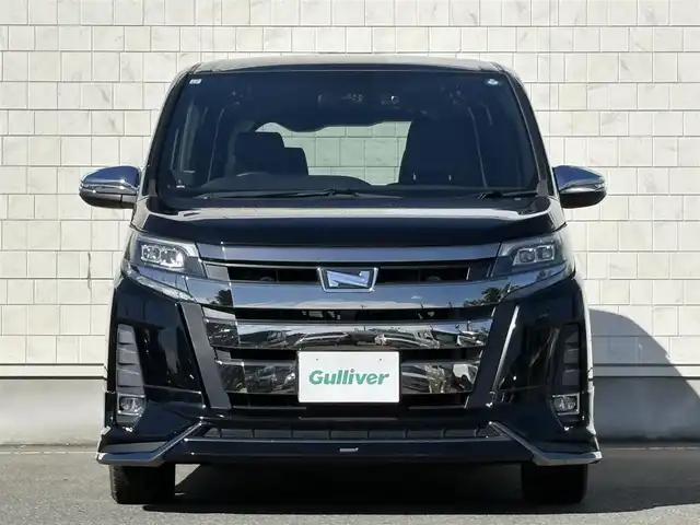 トヨタ ノア Si ダブルバイビー 岩手県 2017(平29)年 5.5万km ブラック ４WD/モデリスタエアロ(F.S.R)/ハーフレザー/両側パワースライドドア/寒冷地仕様/純正10インチナビ/→フルセグTV/Bluetooth/CD/DVD/FM/AM/バックカメラ/ステアリングスイッチ/トヨタセーフティセンス/プリクラッシュセーフティ/フロントワイパーデアイサー/〇プッシュスタート/〇電動格納ミラー/〇ドアバイザー/〇フロアマット/〇シガーソケット/オートライト/LEDヘッドライト/フォグライト/ドライブレコーダー/ETC