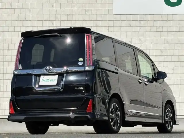 トヨタ ノア Si ダブルバイビー 岩手県 2017(平29)年 5.5万km ブラック ４WD/モデリスタエアロ(F.S.R)/ハーフレザー/両側パワースライドドア/寒冷地仕様/純正10インチナビ/→フルセグTV/Bluetooth/CD/DVD/FM/AM/バックカメラ/ステアリングスイッチ/トヨタセーフティセンス/プリクラッシュセーフティ/フロントワイパーデアイサー/〇プッシュスタート/〇電動格納ミラー/〇ドアバイザー/〇フロアマット/〇シガーソケット/オートライト/LEDヘッドライト/フォグライト/ドライブレコーダー/ETC