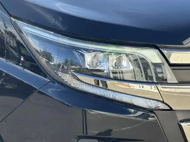 トヨタ ノア Si ダブルバイビー 岩手県 2017(平29)年 5.5万km ブラック ４WD/モデリスタエアロ(F.S.R)/ハーフレザー/両側パワースライドドア/寒冷地仕様/純正10インチナビ/→フルセグTV/Bluetooth/CD/DVD/FM/AM/バックカメラ/ステアリングスイッチ/トヨタセーフティセンス/プリクラッシュセーフティ/フロントワイパーデアイサー/〇プッシュスタート/〇電動格納ミラー/〇ドアバイザー/〇フロアマット/〇シガーソケット/オートライト/LEDヘッドライト/フォグライト/ドライブレコーダー/ETC