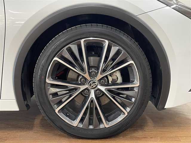 トヨタ プリウス G 道央・札幌 2023(令5)年 2.8万km プラチナホワイトパールマイカ 2/000CC/4WD/寒冷地仕様/純正19インチAW/純正ナビ/・フルセグTV/BT/USB/AM/FM/バックカメラ/前席シートヒーター/トヨタセーフティセンス/・プリクラッシュセーフティ/・レーントレーシングアシスト/・レーンディパーチャーアラート/・ロードサインアシスト/・プロアクティブドライビングアシスト/・発進遅れ告知機能/・緊急時操舵支援/・低速時加速制御機能/横滑り防止装置/前後コーナーセンサー/ブラインドスポットモニター/レーダークルーズコントロール/ETC/オートライト/アダプティブハイビーム/LEDヘッドライト/フォグライト/電動パーキングブレーキ/ブレーキホールド/プッシュスタート/スマートキー/フロアマット/ウインカーミラー/AC100V電源/ヘッドライトレベライザー/新車時保証書/取扱説明書