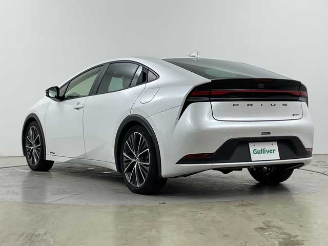 トヨタ プリウス G 道央・札幌 2023(令5)年 2.8万km プラチナホワイトパールマイカ ・4WD/寒冷地仕様/・トヨタセーフティセンス/・プリクラッシュセーフティ/・ブラインドスポットモニター/・レーダークルーズコントロール/・純正ナビ/・BT/USB/フルセグTV/・バックカメラ/・前席シートヒーター/・ETC/・LEDオートライト/ハイビーム/・プッシュスタート/スマートキー/・ウインカーミラー/・AC100V電源/・新車時保証書/取扱説明書