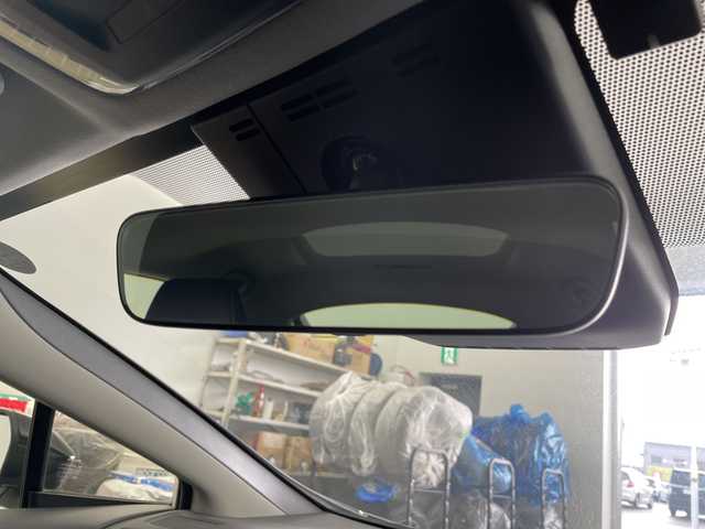 トヨタ プリウス G 道央・札幌 2023(令5)年 2.8万km プラチナホワイトパールマイカ ・4WD/寒冷地仕様/・トヨタセーフティセンス/・プリクラッシュセーフティ/・ブラインドスポットモニター/・レーダークルーズコントロール/・純正ナビ/・BT/USB/フルセグTV/・バックカメラ/・前席シートヒーター/・ETC/・LEDオートライト/ハイビーム/・プッシュスタート/スマートキー/・ウインカーミラー/・AC100V電源/・新車時保証書/取扱説明書