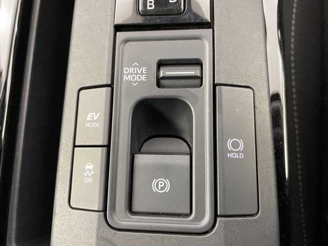 トヨタ プリウス G 道央・札幌 2023(令5)年 2.8万km プラチナホワイトパールマイカ ・4WD/寒冷地仕様/・トヨタセーフティセンス/・プリクラッシュセーフティ/・ブラインドスポットモニター/・レーダークルーズコントロール/・純正ナビ/・BT/USB/フルセグTV/・バックカメラ/・前席シートヒーター/・ETC/・LEDオートライト/ハイビーム/・プッシュスタート/スマートキー/・ウインカーミラー/・AC100V電源/・新車時保証書/取扱説明書