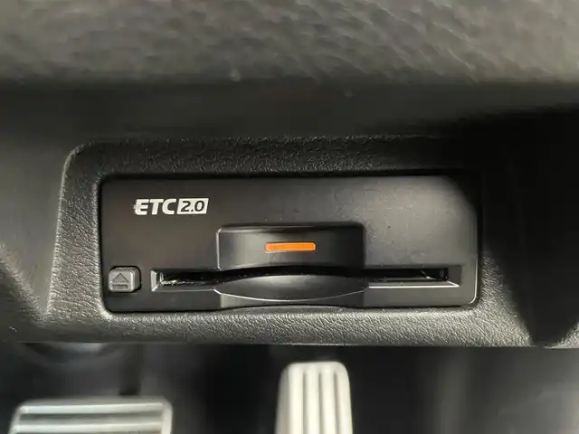 日産 スカイライン ハイブリッド GT タイプSP 富山県 2020(令2)年 3.8万km ダークメタルグレー 純正ナビ（AM/FM/DVD/BT/USB/フルセグ）/全方位カメラ/ETC/BSW（後側方車両検知警報）/衝突被害軽減システム/レーダークルーズコントロール/レーンキープアシスト/コーナーセンサー/横滑り防止装置/アイドリングストップ/レザーシート/D/N席パワーシート/D席メモリシート/シートヒーター/純正アルミホイール/純正フロアマット/オートLEDライト/オートホールド付電子パーキング/革巻きステアリング/ステアリングスイッチ/パドルシフト/スマートキー/スペアキー