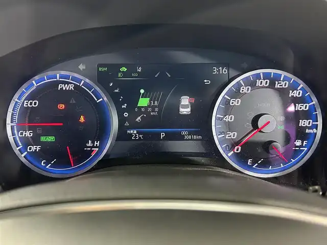 トヨタ クラウン ハイブリッド RS リミテッド 佐賀県 2020(令2)年 3.1万km プレシャスブラックパール 純正8インチナビ　/フルセグTV/CD/DVD/Bluetooth/全方位カメラ/衝突被害軽減システム/ブラインドスポットモニター/パーキングサポートブレーキ/レーダークルーズコントロール/レーンアシスト/ヘッドアップディスプレイ/ロードサインアシスト/オートライト/オートマチックハイビーム/LEDヘッドライト/LEDフォグライト/電子パーキング/ブレーキホールド/ビルトインETC/運転席・助手席パワーシート/運転席・助手席シートヒーター/ステアリングヒーター/メモリーシート/ハーフレザーシート/純正18インチアルミホイール/純正フロアマット