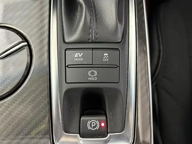 トヨタ クラウン ハイブリッド RS リミテッド 佐賀県 2020(令2)年 3.1万km プレシャスブラックパール 純正8インチナビ　/フルセグTV/CD/DVD/Bluetooth/全方位カメラ/衝突被害軽減システム/ブラインドスポットモニター/パーキングサポートブレーキ/レーダークルーズコントロール/レーンアシスト/ヘッドアップディスプレイ/ロードサインアシスト/オートライト/オートマチックハイビーム/LEDヘッドライト/LEDフォグライト/電子パーキング/ブレーキホールド/ビルトインETC/運転席・助手席パワーシート/運転席・助手席シートヒーター/ステアリングヒーター/メモリーシート/ハーフレザーシート/純正18インチアルミホイール/純正フロアマット