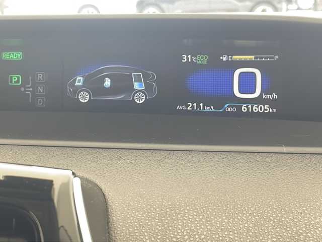 トヨタ プリウス A ツーリングセレクション 沖縄県 2019(令1)年 6.2万km ホワイトパールクリスタルシャイン 純正9インチSDナビ（NSZT-Y68T）/(CD/DVD/SD/BT/フルセグ)/バックカメラ/ナビ連動カメラ一体型ドライブレコーダー（DRT-C68A）/ビルトインETC/TRDフルエアロ/トヨタセーフティセンス/パーキングアシスト/ヘッドアップディスプレイ/合皮シート/パワーシート/前席シートヒーター/純正17インチAW/フロアマット/プッシュスタート/スマートキ―/保証書