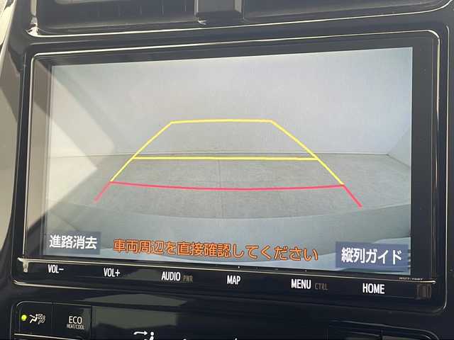 トヨタ プリウス A ツーリングセレクション 沖縄県 2019(令1)年 6.2万km ホワイトパールクリスタルシャイン 純正9インチSDナビ（NSZT-Y68T）/(CD/DVD/SD/BT/フルセグ)/バックカメラ/ナビ連動カメラ一体型ドライブレコーダー（DRT-C68A）/ビルトインETC/TRDフルエアロ/トヨタセーフティセンス/パーキングアシスト/ヘッドアップディスプレイ/合皮シート/パワーシート/前席シートヒーター/純正17インチAW/フロアマット/プッシュスタート/スマートキ―/保証書