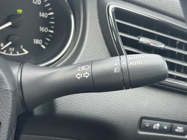日産 エクストレイル ハイブリッド 20X 福島県 2018(平30)年 2.1万km ブリリアントホワイトパール 純正 MM3180-w 7インチナビ/（BT　AM　FM　TV　iPod)/Bluetooth/アラウンドビューモニター/フルセグTV/インテリジェントルームミラー/本革ステアリング/衝突被害軽減システム/横滑り防止装置/コーナーセンサー/オートライト/LEDライト/フォグランプ/電動リアゲート/純正AW/純正フロアマット/プッシュスタート/スマートキー