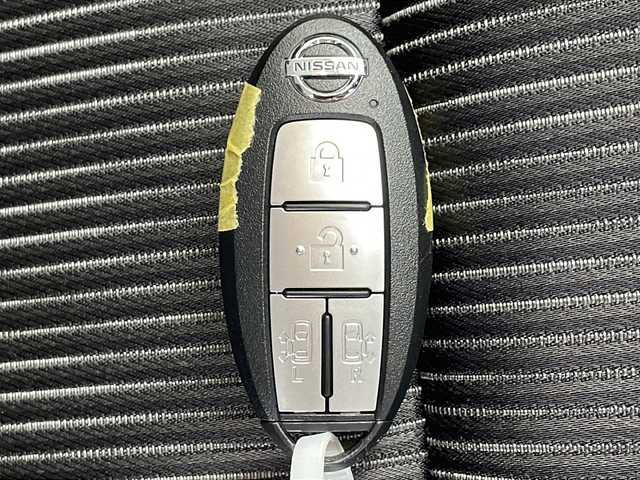 日産 セレナ e－パワー ハイウェイスター V 千葉県 2022(令4)年 3.8万km ダイヤモンドブラック フリップダウンモニター/プロパイロット/コーナーセンサー（前後）/クロストラフィックアラート/エマージェンシーブレーキ/全方位カメラ/純正SDナビ/　フルセグTV/Bluetooth/CD/DVD/USB/ドライブレコーダー（前）/ビルトインETC/デジタルインナーミラー/両側パワースライドドア/ステアリングスイッチ