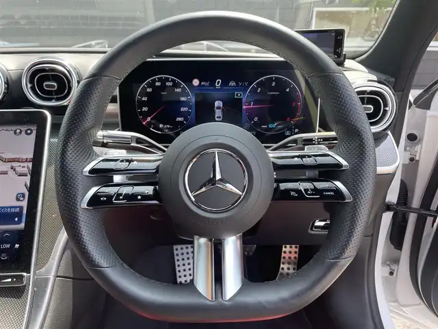 メルセデス・ベンツ Ｍ・ベンツ Ｃ２２０ｄ アバンギャルド　AMGライン 滋賀県 2022(令4)年 1.5万km 白 パノラミックスライディングルーフ/レザーエクスクルーシブパッケージ/・ブラック/レッドレザーシート/・パワーシート/・シートヒーター/ベーシックパッケージ/・MBUXナビゲーションシステム/・ヘッドアップディスプレイ/レーダセーフティパッケージ/フルセグTV/BT/USB/360°カメラ/LEDヘッドライト/パワーバックドア/置くだけ充電/アンビエントライト/純正18インチAW/ドラレコ前後/社外レーダー/ETC2.0