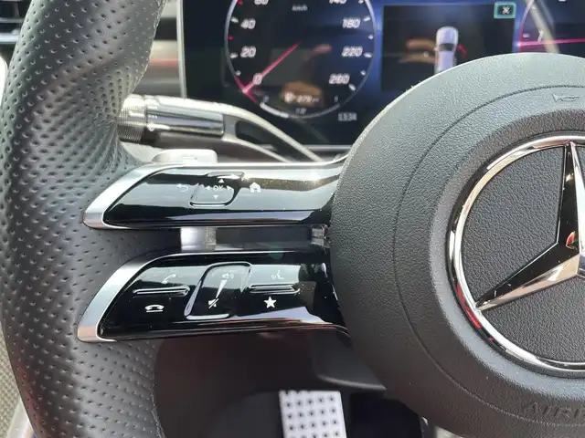 メルセデス・ベンツ Ｍ・ベンツ Ｃ２２０ｄ アバンギャルド　AMGライン 滋賀県 2022(令4)年 1.5万km 白 パノラミックスライディングルーフ/レザーエクスクルーシブパッケージ/・ブラック/レッドレザーシート/・パワーシート/・シートヒーター/ベーシックパッケージ/・MBUXナビゲーションシステム/・ヘッドアップディスプレイ/レーダセーフティパッケージ/フルセグTV/BT/USB/360°カメラ/LEDヘッドライト/パワーバックドア/置くだけ充電/アンビエントライト/純正18インチAW/ドラレコ前後/社外レーダー/ETC2.0