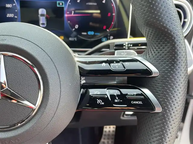 メルセデス・ベンツ Ｍ・ベンツ Ｃ２２０ｄ アバンギャルド　AMGライン 滋賀県 2022(令4)年 1.5万km 白 パノラミックスライディングルーフ/レザーエクスクルーシブパッケージ/・ブラック/レッドレザーシート/・パワーシート/・シートヒーター/ベーシックパッケージ/・MBUXナビゲーションシステム/・ヘッドアップディスプレイ/レーダセーフティパッケージ/フルセグTV/BT/USB/360°カメラ/LEDヘッドライト/パワーバックドア/置くだけ充電/アンビエントライト/純正18インチAW/ドラレコ前後/社外レーダー/ETC2.0