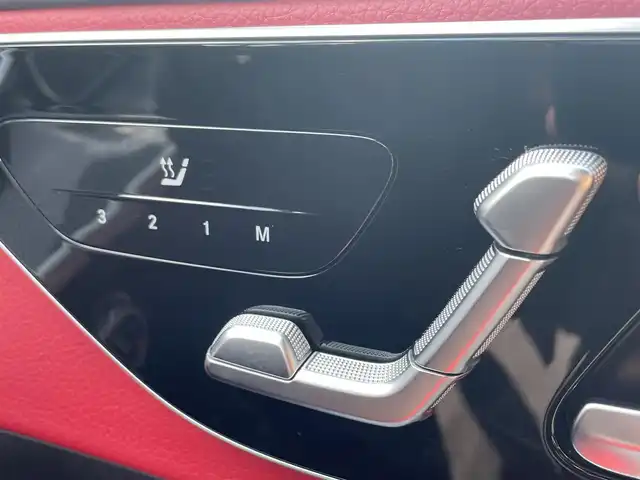 メルセデス・ベンツ Ｍ・ベンツ Ｃ２２０ｄ アバンギャルド　AMGライン 滋賀県 2022(令4)年 1.5万km 白 パノラミックスライディングルーフ/レザーエクスクルーシブパッケージ/・ブラック/レッドレザーシート/・パワーシート/・シートヒーター/ベーシックパッケージ/・MBUXナビゲーションシステム/・ヘッドアップディスプレイ/レーダセーフティパッケージ/フルセグTV/BT/USB/360°カメラ/LEDヘッドライト/パワーバックドア/置くだけ充電/アンビエントライト/純正18インチAW/ドラレコ前後/社外レーダー/ETC2.0