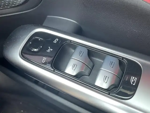 メルセデス・ベンツ Ｍ・ベンツ Ｃ２２０ｄ アバンギャルド　AMGライン 滋賀県 2022(令4)年 1.5万km 白 パノラミックスライディングルーフ/レザーエクスクルーシブパッケージ/・ブラック/レッドレザーシート/・パワーシート/・シートヒーター/ベーシックパッケージ/・MBUXナビゲーションシステム/・ヘッドアップディスプレイ/レーダセーフティパッケージ/フルセグTV/BT/USB/360°カメラ/LEDヘッドライト/パワーバックドア/置くだけ充電/アンビエントライト/純正18インチAW/ドラレコ前後/社外レーダー/ETC2.0