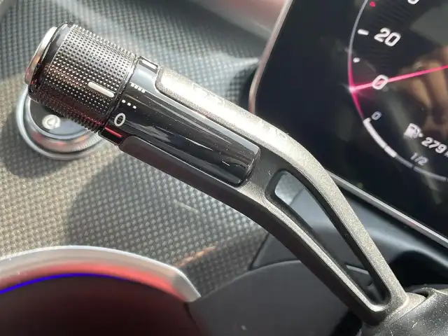 メルセデス・ベンツ Ｍ・ベンツ Ｃ２２０ｄ アバンギャルド　AMGライン 滋賀県 2022(令4)年 1.5万km 白 パノラミックスライディングルーフ/レザーエクスクルーシブパッケージ/・ブラック/レッドレザーシート/・パワーシート/・シートヒーター/ベーシックパッケージ/・MBUXナビゲーションシステム/・ヘッドアップディスプレイ/レーダセーフティパッケージ/フルセグTV/BT/USB/360°カメラ/LEDヘッドライト/パワーバックドア/置くだけ充電/アンビエントライト/純正18インチAW/ドラレコ前後/社外レーダー/ETC2.0