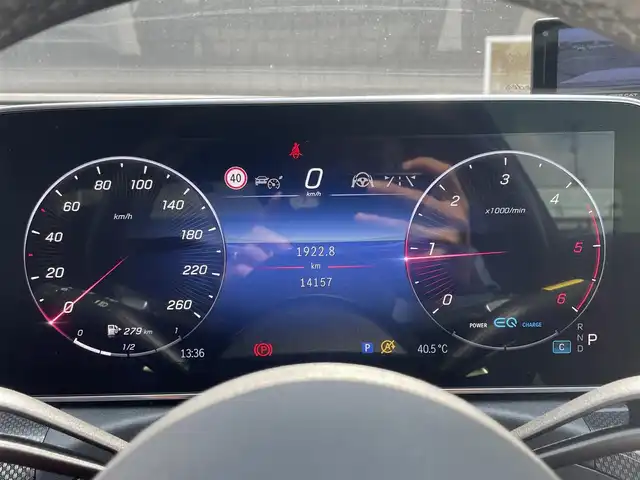 メルセデス・ベンツ Ｍ・ベンツ Ｃ２２０ｄ アバンギャルド　AMGライン 滋賀県 2022(令4)年 1.5万km 白 パノラミックスライディングルーフ/レザーエクスクルーシブパッケージ/・ブラック/レッドレザーシート/・パワーシート/・シートヒーター/ベーシックパッケージ/・MBUXナビゲーションシステム/・ヘッドアップディスプレイ/レーダセーフティパッケージ/フルセグTV/BT/USB/360°カメラ/LEDヘッドライト/パワーバックドア/置くだけ充電/アンビエントライト/純正18インチAW/ドラレコ前後/社外レーダー/ETC2.0