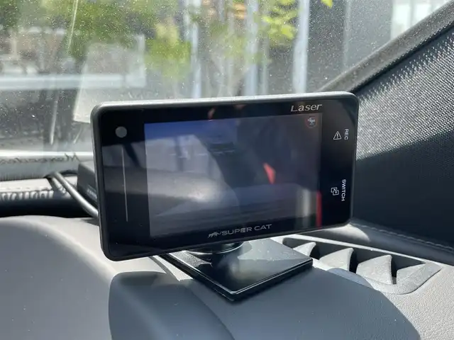 メルセデス・ベンツ Ｍ・ベンツ Ｃ２２０ｄ アバンギャルド　AMGライン 滋賀県 2022(令4)年 1.5万km 白 パノラミックスライディングルーフ/レザーエクスクルーシブパッケージ/・ブラック/レッドレザーシート/・パワーシート/・シートヒーター/ベーシックパッケージ/・MBUXナビゲーションシステム/・ヘッドアップディスプレイ/レーダセーフティパッケージ/フルセグTV/BT/USB/360°カメラ/LEDヘッドライト/パワーバックドア/置くだけ充電/アンビエントライト/純正18インチAW/ドラレコ前後/社外レーダー/ETC2.0