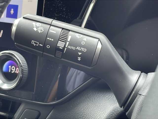 レクサス ＮＸ 250 バージョンL 山口県 2023(令5)年 1.1万km ソニッククォーツ パノラマルーフ/純正14インチナビ/フルセグテレビ/Bluetooth/AM/FMラジオ/USB端子/HDMI入力端子/パノラミックビューモニター/ヘッドアップディスプレイ/ETC2.0/ドライブレコーダー/置くだけ充電/デジタルインナーミラー/ルーフレール/レザーシート/純正フロアマット/純正20インチAW/スマートキー/プッシュアップスタート/スペアキー有/電動パーキングブレーキ/オートブレーキホールド/全席シートヒーター/三眼フルLEDヘッドランプ/フォグランプ/オートライト/Lexus Safety System /・プリクラッシュセーフティ/・緊急時操舵支援/・アダプティブハイビームシステム/ブラインドスポットモニター/取扱説明書/保証書