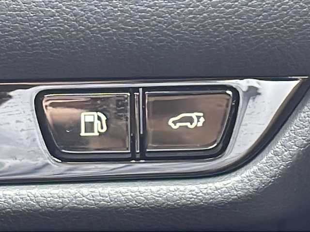 レクサス ＮＸ 250 バージョンL 山口県 2023(令5)年 1.1万km ソニッククォーツ パノラマルーフ/純正14インチナビ/フルセグテレビ/Bluetooth/AM/FMラジオ/USB端子/HDMI入力端子/パノラミックビューモニター/ヘッドアップディスプレイ/ETC2.0/ドライブレコーダー/置くだけ充電/デジタルインナーミラー/ルーフレール/レザーシート/純正フロアマット/純正20インチAW/スマートキー/プッシュアップスタート/スペアキー有/電動パーキングブレーキ/オートブレーキホールド/全席シートヒーター/三眼フルLEDヘッドランプ/フォグランプ/オートライト/Lexus Safety System /・プリクラッシュセーフティ/・緊急時操舵支援/・アダプティブハイビームシステム/ブラインドスポットモニター/取扱説明書/保証書