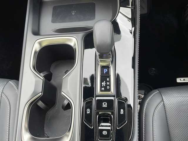 レクサス ＮＸ 250 バージョンL 山口県 2023(令5)年 1.1万km ソニッククォーツ パノラマルーフ/純正14インチナビ/フルセグテレビ/Bluetooth/AM/FMラジオ/USB端子/HDMI入力端子/パノラミックビューモニター/ヘッドアップディスプレイ/ETC2.0/ドライブレコーダー/置くだけ充電/デジタルインナーミラー/ルーフレール/レザーシート/純正フロアマット/純正20インチAW/スマートキー/プッシュアップスタート/スペアキー有/電動パーキングブレーキ/オートブレーキホールド/全席シートヒーター/三眼フルLEDヘッドランプ/フォグランプ/オートライト/Lexus Safety System /・プリクラッシュセーフティ/・緊急時操舵支援/・アダプティブハイビームシステム/ブラインドスポットモニター/取扱説明書/保証書