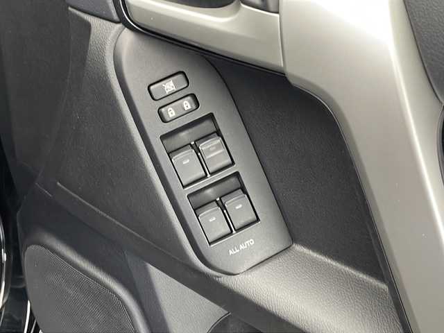 トヨタ ランドクルーザー プラド TX Lパッケージ マットブラED 熊本県 2023(令5)年 2.1万km アティチュードブラックマイカ ムーンルーフ/Toyota Safety Sense/○プリクラシュセーフティ/○レーンディパーチャーアラート/○ロードサインアシスト/○パーキングサポートブレーキ/○レーダークルーズコントロール/○オートマチックハイビーム/○クリアランスソナー/○先行車発進告知/純正９インチSDナビ/フルセグTV/CD/DVD/Bluetooth/バックカメラ/黒革シート/パワーシート/シートヒーター/シートベンチレーション/ルーフレール/純正18インチAW/LEDヘッドライト/ビルトインETC2.0/前後ドライブレコーダー/スマートキー×２/保証書/取扱説明書