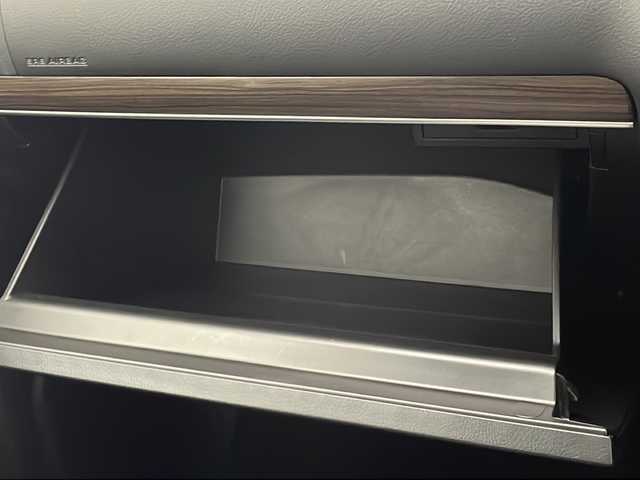 トヨタ ランドクルーザー プラド TX Lパッケージ マットブラED 熊本県 2023(令5)年 2.1万km アティチュードブラックマイカ ムーンルーフ/Toyota Safety Sense/○プリクラシュセーフティ/○レーンディパーチャーアラート/○ロードサインアシスト/○パーキングサポートブレーキ/○レーダークルーズコントロール/○オートマチックハイビーム/○クリアランスソナー/○先行車発進告知/純正９インチSDナビ/フルセグTV/CD/DVD/Bluetooth/バックカメラ/黒革シート/パワーシート/シートヒーター/シートベンチレーション/ルーフレール/純正18インチAW/LEDヘッドライト/ビルトインETC2.0/前後ドライブレコーダー/スマートキー×２/保証書/取扱説明書