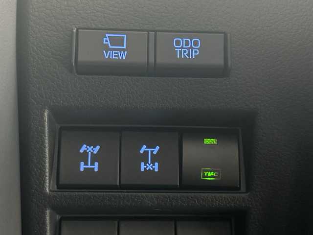 トヨタ ランドクルーザー GRスポーツ 栃木県 2024(令6)年 0.1万km プレシャスホワイトパール ワンオーナー/禁煙車/４WD　/純正12.3インチナビ　/（AM/FM/CD/DVD/USB/SD/フルセグTV/Bluetooth）/全方位カメラ　/ＪＢＬサウンドシステム　/サンルーフ　/トヨタセーフティセンス/・プリクラッシュセーフティ/・レーンディパーチャーアラート/・レーントレーシングアシスト/・レーダークルーズコントロール/・オートマチックハイビーム/・ロードサインアシスト/・パーキングサポートブレーキ/・ブラインドスポットモニター/ヘッドアップディスプレイ/ETC２．０/ドライブレコーダー/黒革シート　/シートベンチレーション/シートヒーター/パワーシート/メモリシート/ステアリングヒーター/電動格納サードシート/パワーバックドア/センターデフロック/LEDヘッドライト/フロントフォグランプ/ルーフレール/スマートキー/スペアキー有/純正18インチアルミホイール/電動格納ミラー/純正フロアマット/カーテンエアバック/社外セキュリティー（PANTHERA）