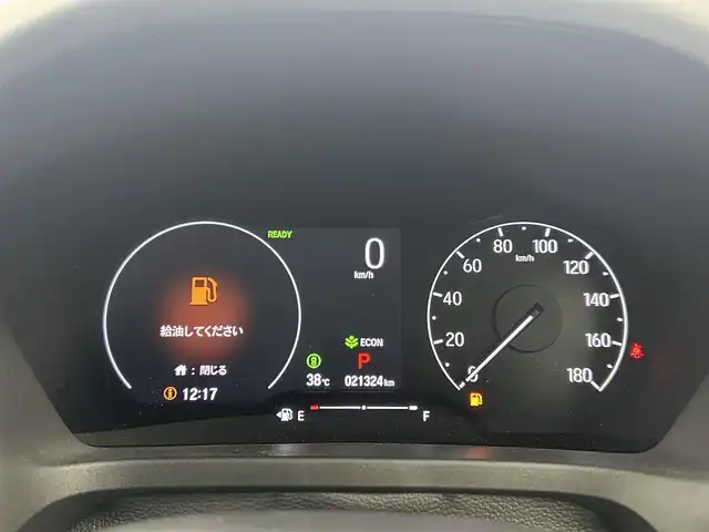 ホンダ ヴェゼル ハイブリッド e:HEV PLaY 千葉県 2021(令3)年 2.2万km プレミアムサンライトホワイトパール Honda CONNECTディスプレー/・Bluetooth/・フルセグTV/・USB（AppleCarplay）/ETC2.0車載器〈ナビゲーション連動〉/後退出庫サポート/パノラマルーフ/ワイヤレス充電器/e:HEV PLaY専用エクステリア/本革巻ステアリングホイール/ハンズフリーアクセスパワーテールゲート/LEDシーケンシャルターンシグナルランプ/ブラインドスポットインフォメーション/ステアリングヒーター/運転席&助手席シートヒーター/後席充電用USBジャック/シートバックポケット&スマートフォンポケット/本革巻セレクトレバー/Honda SENSING/フルLEDヘッドライト/LEDフォグライト/マルチインフォメーション・ディスプレー/ヒルディセントコントロール/フルオート・エアコンディショナー/チップアップ＆ダイブダウン機構付6:4分割可倒式リアシート/オートリトラミラー/リバース連動ドアミラー/18インチアルミホイール