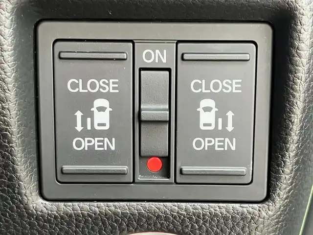 ホンダ Ｎ ＢＯＸ カスタム EX 静岡県 2022(令4)年 3.4万km プラチナホワイトパール エンジンスタートボタン/保証書/取扱説明書/パワーステアリング/パワーウィンドウ/アイドリングストップ/スマートキー（スペアキー1本）/AAC/クルーズコントロール/バックカメラ/純正SDナビ（フルセグTV、BT接続、DVD再生機能、CDチェンジャー）/USB入力端子/ビルトインETC/ウォークスルー/純正フロアマット/純正アルミホイール/布系シート/D+N席シートヒーター/両側パワースライドドア/ABS/横滑り防止装置/コーナーセンサー/レーンキープアシスト/オートライト/オートマチックハイビーム/LEDヘッドライト/W+サイドエアバッグ/衝突軽減システム/カーテンエアバック