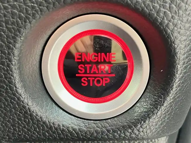 ホンダ Ｎ ＢＯＸ カスタム EX 静岡県 2022(令4)年 3.4万km プラチナホワイトパール エンジンスタートボタン/保証書/取扱説明書/パワーステアリング/パワーウィンドウ/アイドリングストップ/スマートキー（スペアキー1本）/AAC/クルーズコントロール/バックカメラ/純正SDナビ（フルセグTV、BT接続、DVD再生機能、CDチェンジャー）/USB入力端子/ビルトインETC/ウォークスルー/純正フロアマット/純正アルミホイール/布系シート/D+N席シートヒーター/両側パワースライドドア/ABS/横滑り防止装置/コーナーセンサー/レーンキープアシスト/オートライト/オートマチックハイビーム/LEDヘッドライト/W+サイドエアバッグ/衝突軽減システム/カーテンエアバック