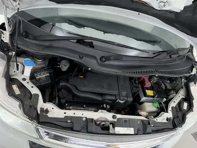 スズキ スペーシア X 滋賀県 2015(平27)年 8.5万km クリスタルホワイトP 社外8インチナビ/(CD/DVD/Bluetooth/フルセグTV)/バックカメラ/衝突軽減ブレーキ/両側電動スライドドア/シートヒーター/前後ドライブレコーダー/ETC/車線逸脱警報/HIDヘッドライト/オートライト/プッシュスタート/スマートキー