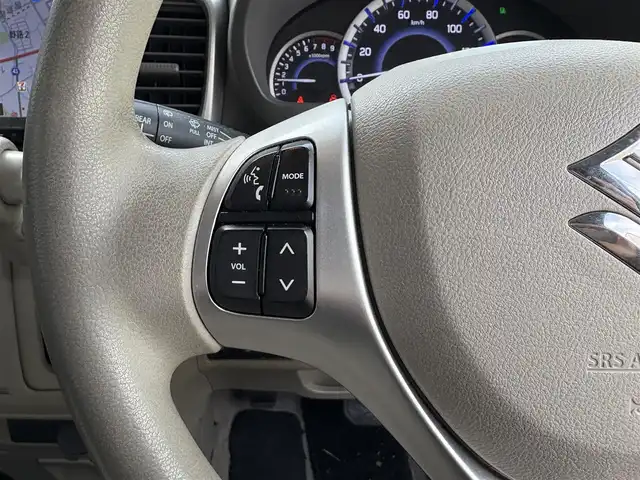 スズキ スペーシア X 滋賀県 2015(平27)年 8.5万km クリスタルホワイトP 社外8インチナビ/(CD/DVD/Bluetooth/フルセグTV)/バックカメラ/衝突軽減ブレーキ/両側電動スライドドア/シートヒーター/前後ドライブレコーダー/ETC/車線逸脱警報/HIDヘッドライト/オートライト/プッシュスタート/スマートキー